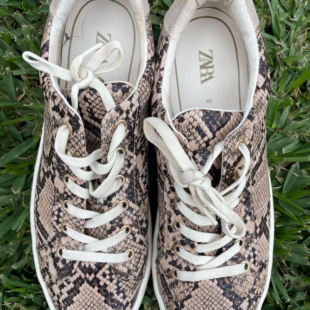 Zara Black and Tan Sneakers with Textured Design